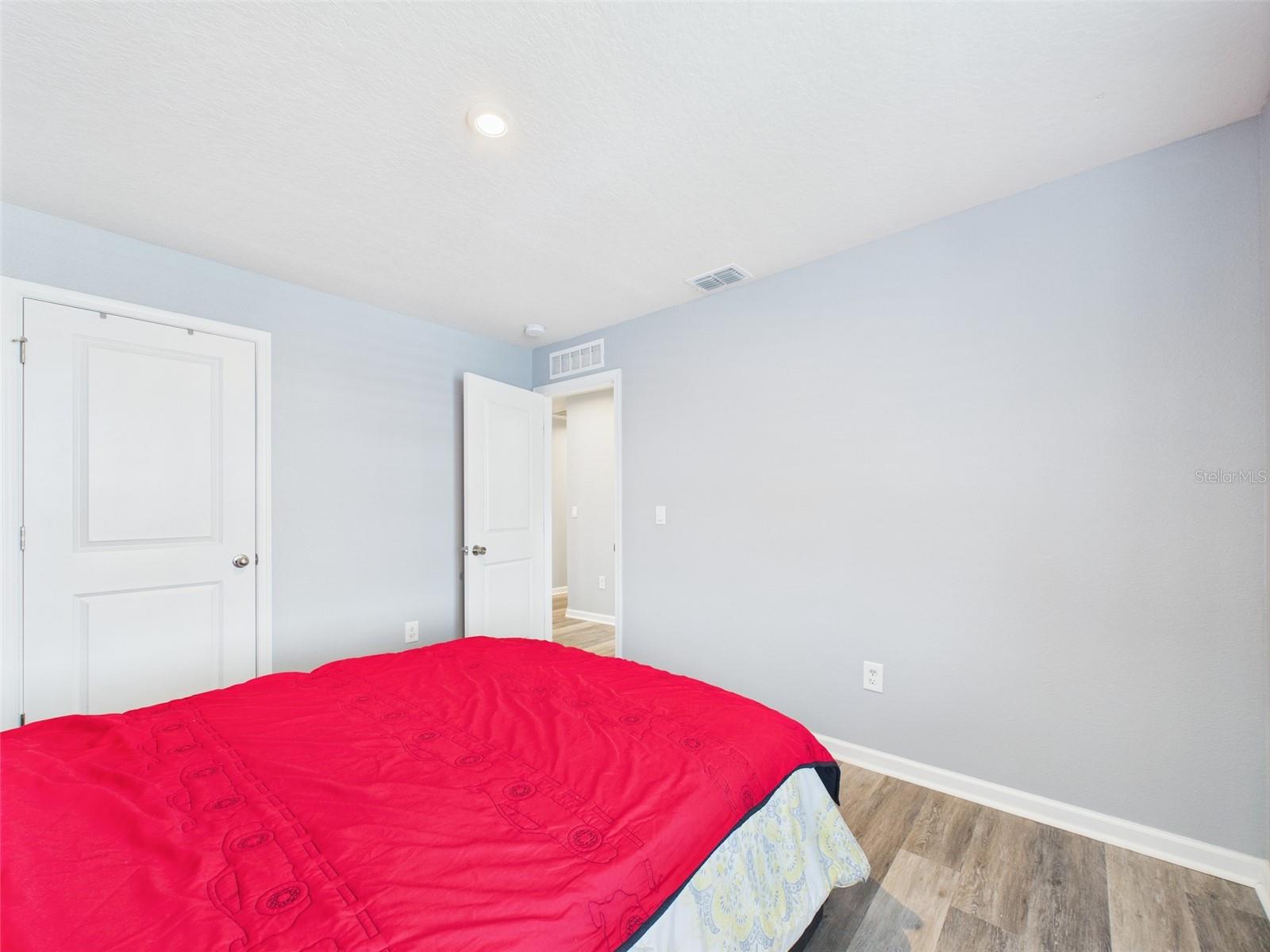 EAGLE LNDG PH I - Residential