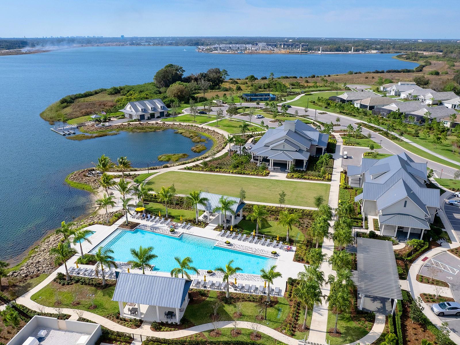 LAKEHOUSE COVE AT WATERSIDE IN LAKEWOOD RANCH - Residential