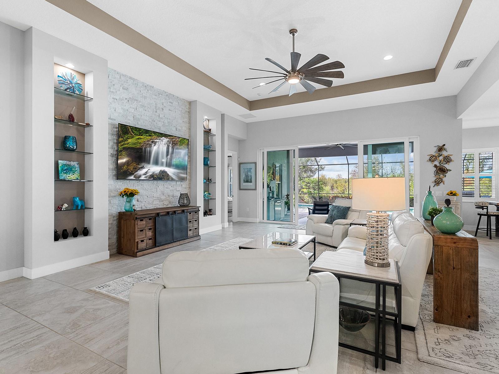 LAKEHOUSE COVE AT WATERSIDE IN LAKEWOOD RANCH - Residential