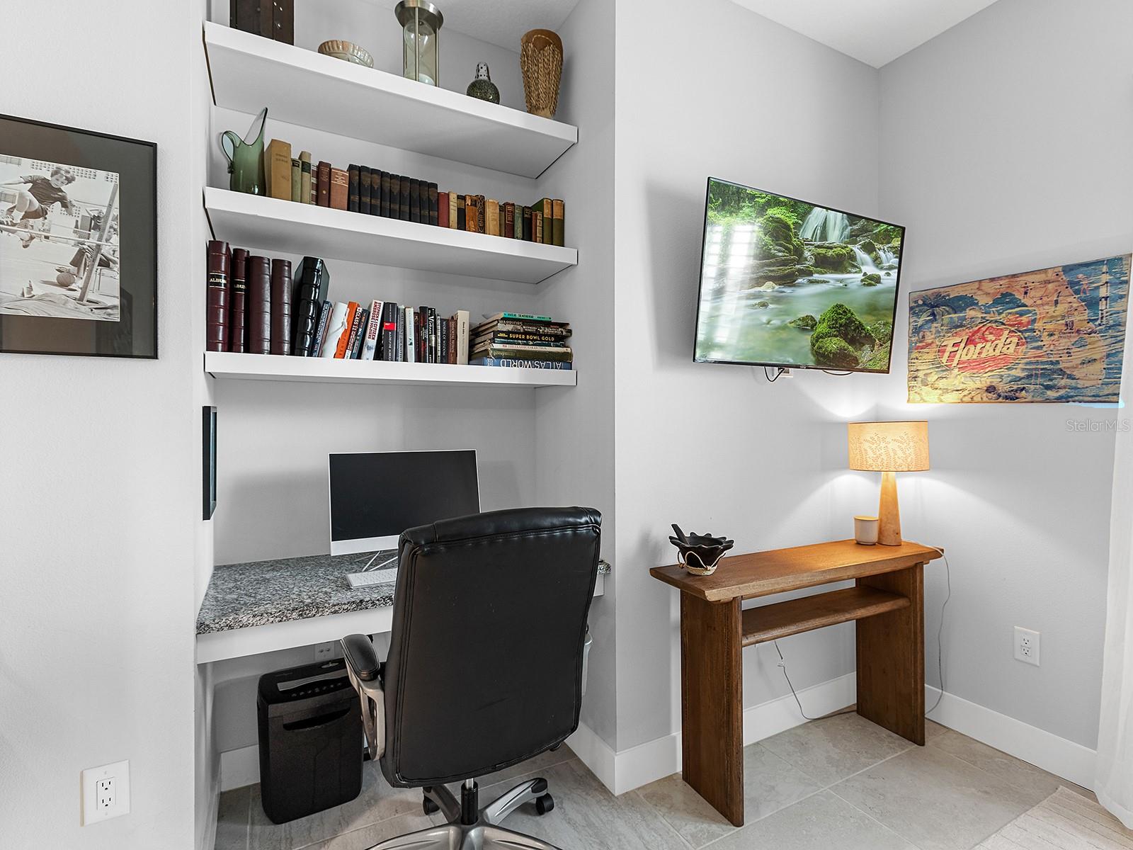 LAKEHOUSE COVE AT WATERSIDE IN LAKEWOOD RANCH - Residential