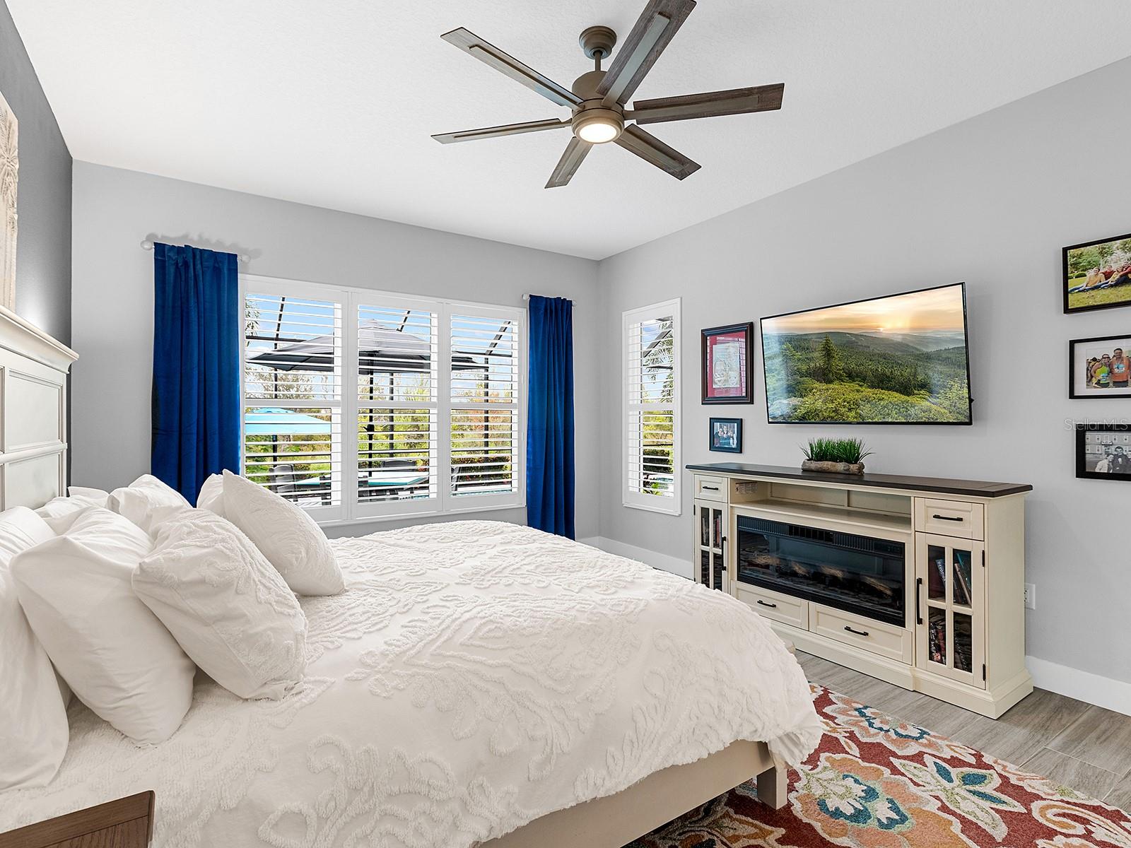 LAKEHOUSE COVE AT WATERSIDE IN LAKEWOOD RANCH - Residential