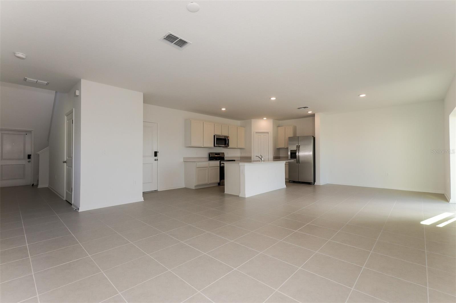 RANCHES/LK MCLEOD I - Residential Lease