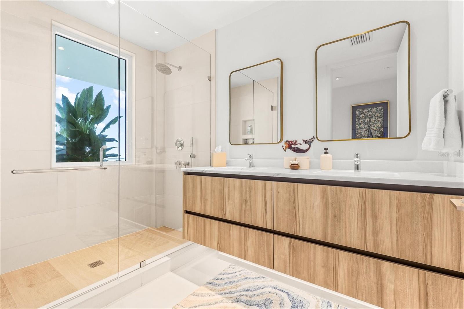 SERENA BY THE SEA CONDO - Residential