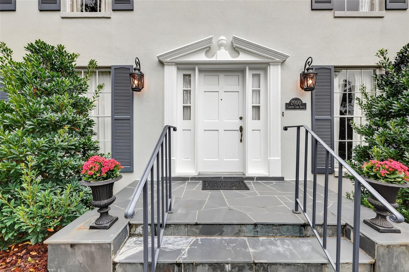 2000 COUNTRY CLUB DRIVE