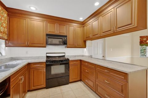 Tiny photo for 2000 Country Club Dr, Eustis, FL 32726 (MLS # G5108406)