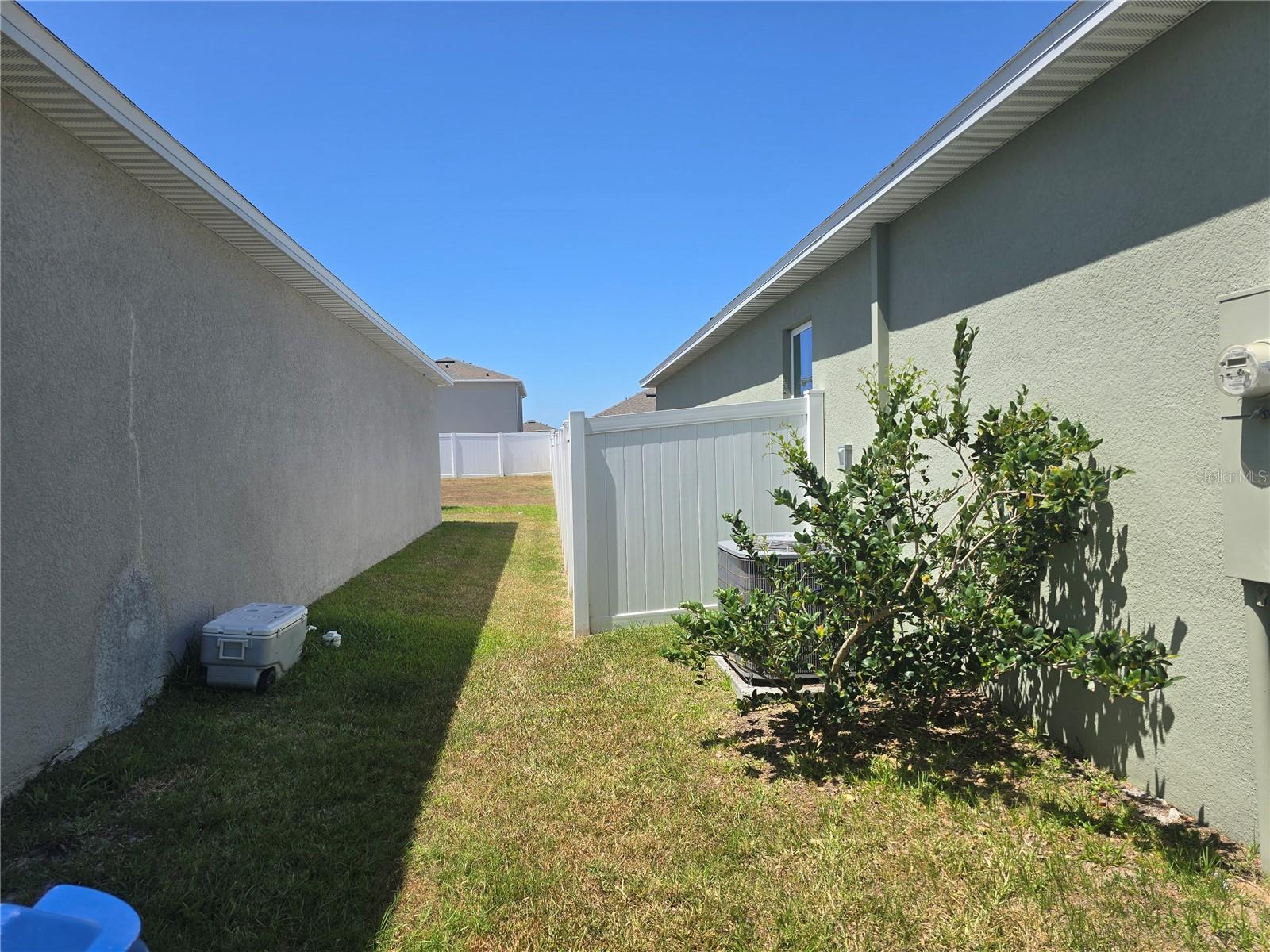 1596 PARK SIDE AVENUE