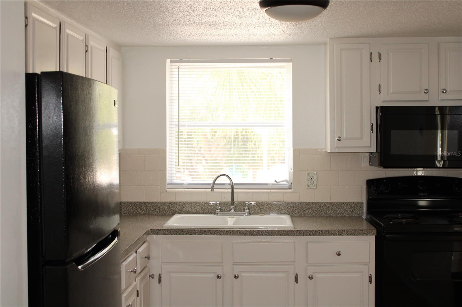THE FOURTH BAYSHORE - Residential Lease