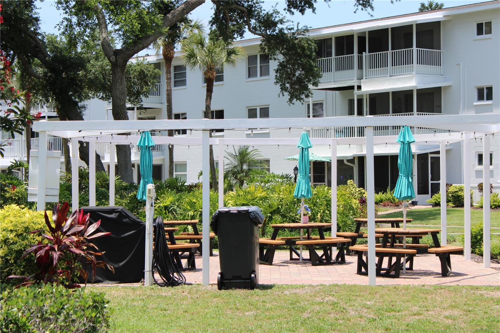 THE FOURTH BAYSHORE - Residential Lease
