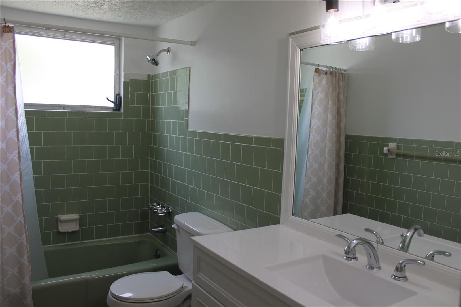 THE FOURTH BAYSHORE - Residential Lease