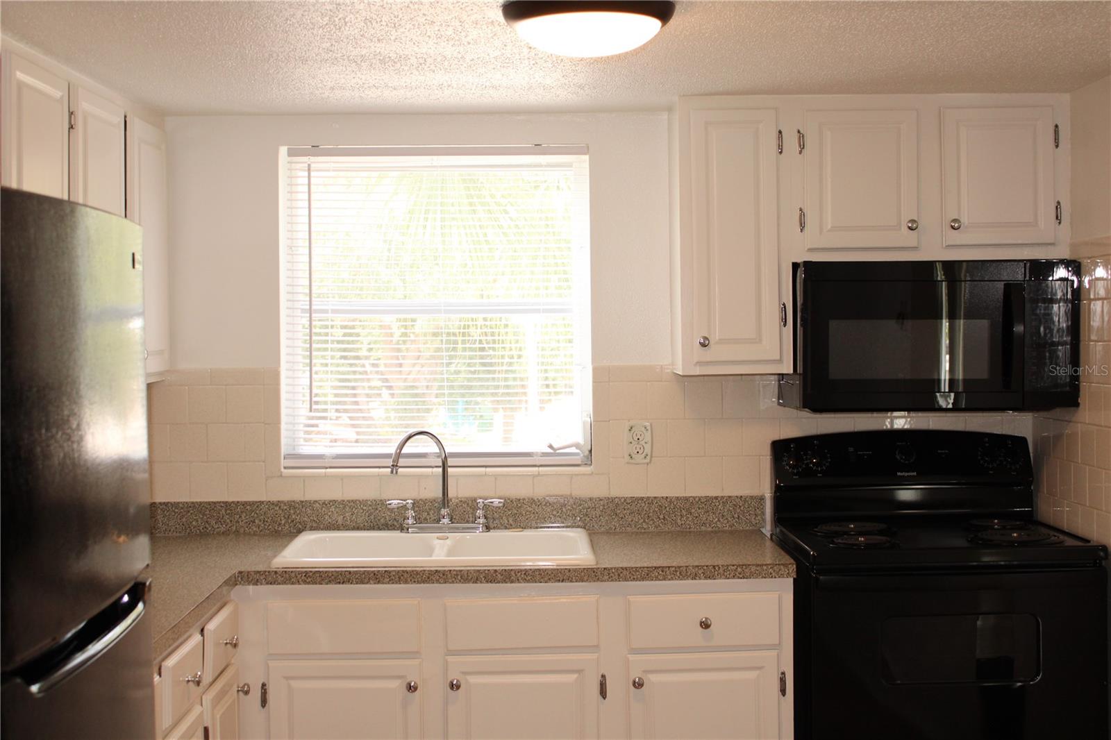 THE FOURTH BAYSHORE - Residential Lease