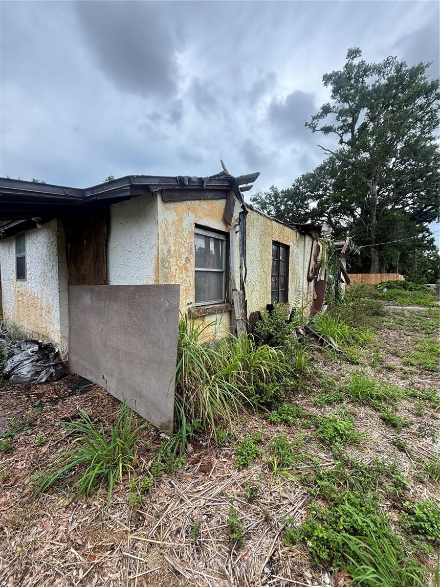 3086 CARVER COURT