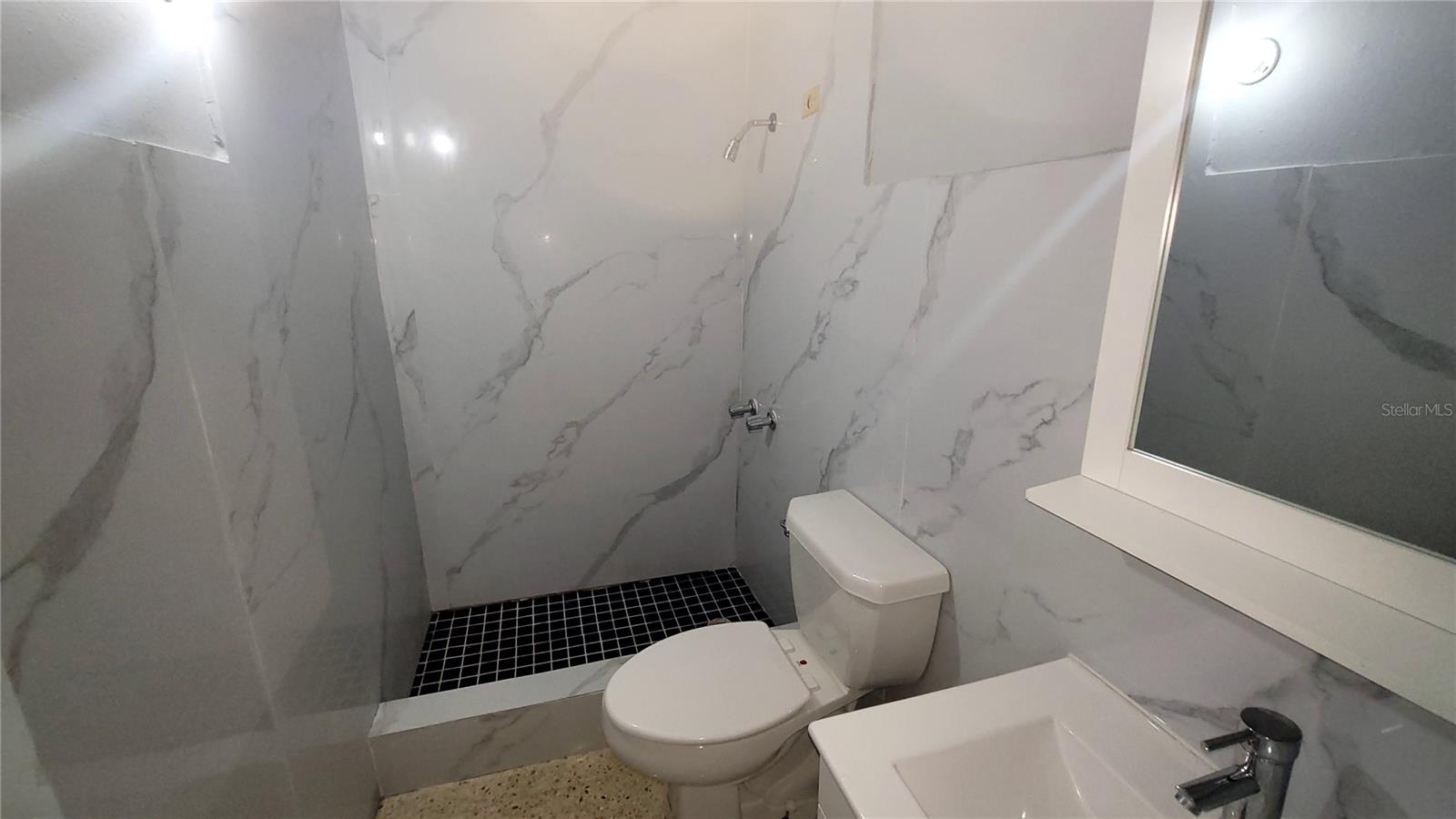 Ave. Laurel 2A3 APT 9