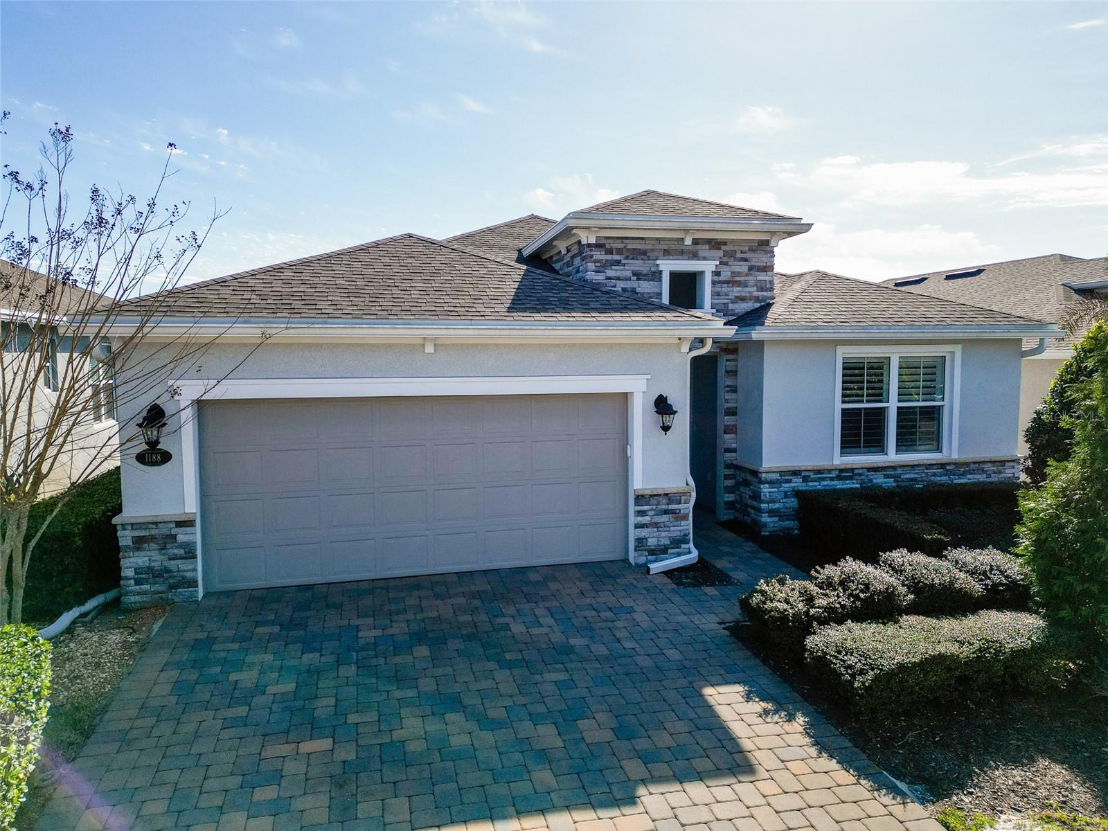 1188 VICTORIA HILLS DRIVE N