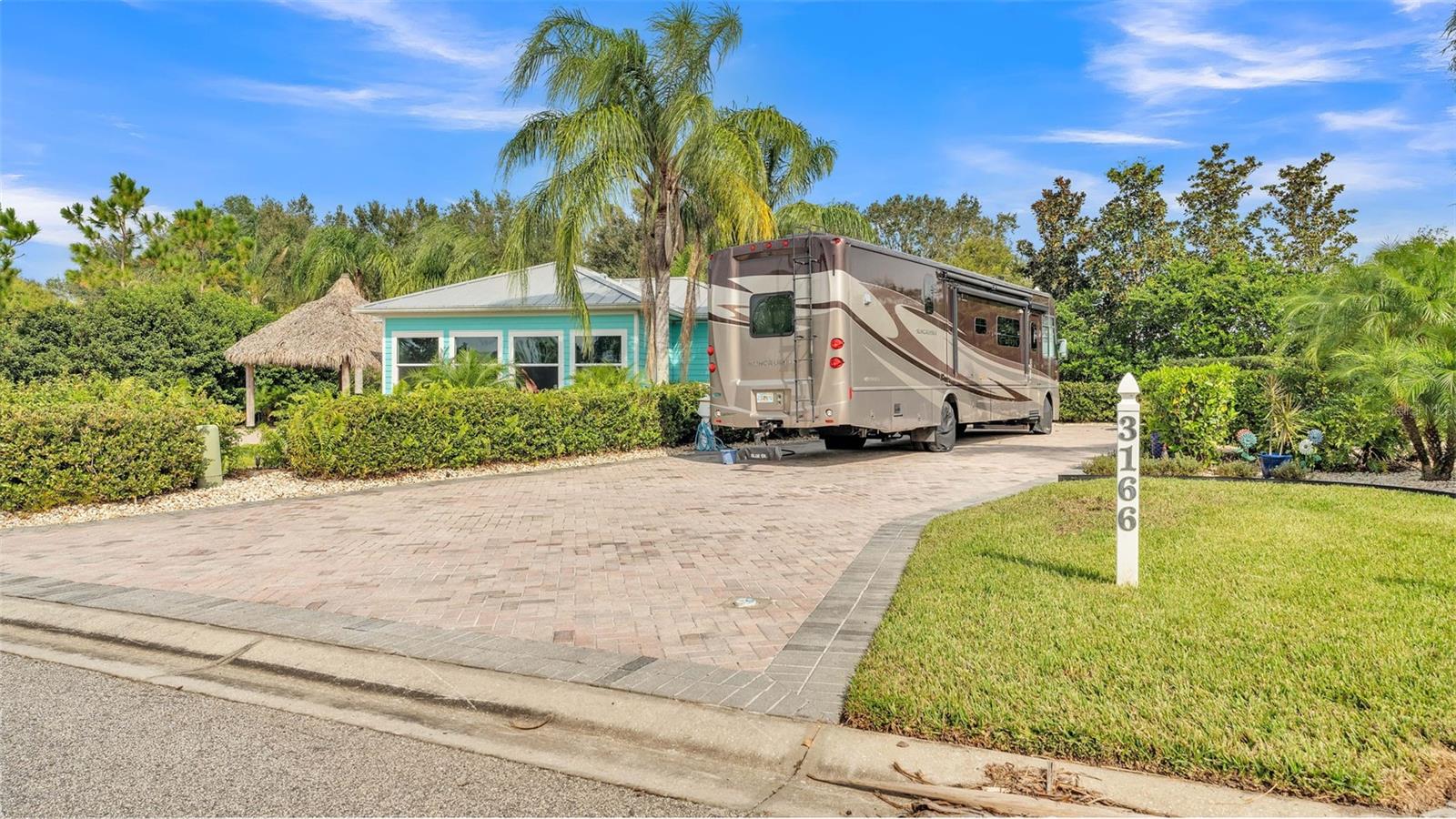 BAY LAKE RESIDENCE - Land