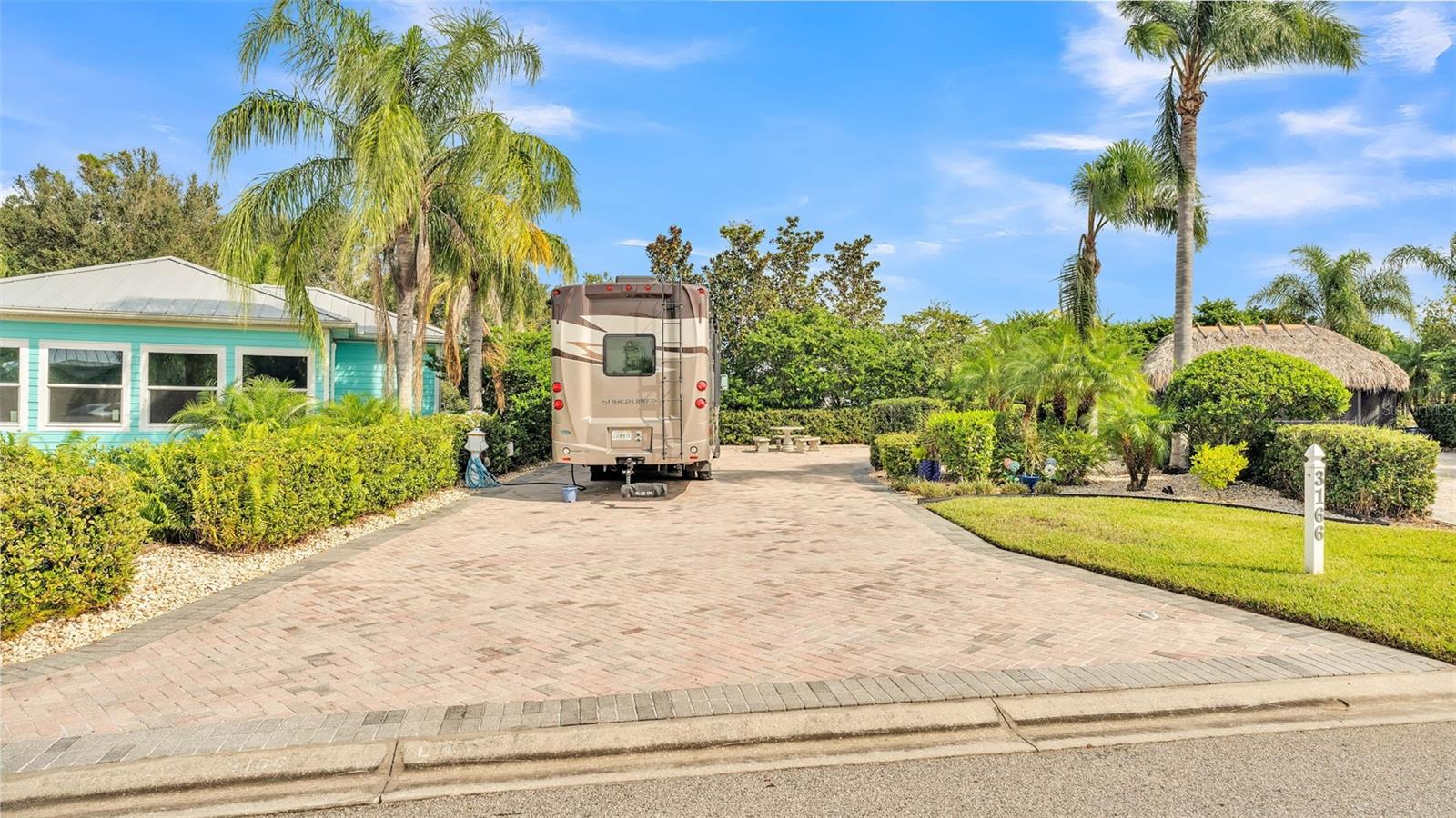 BAY LAKE RESIDENCE - Land
