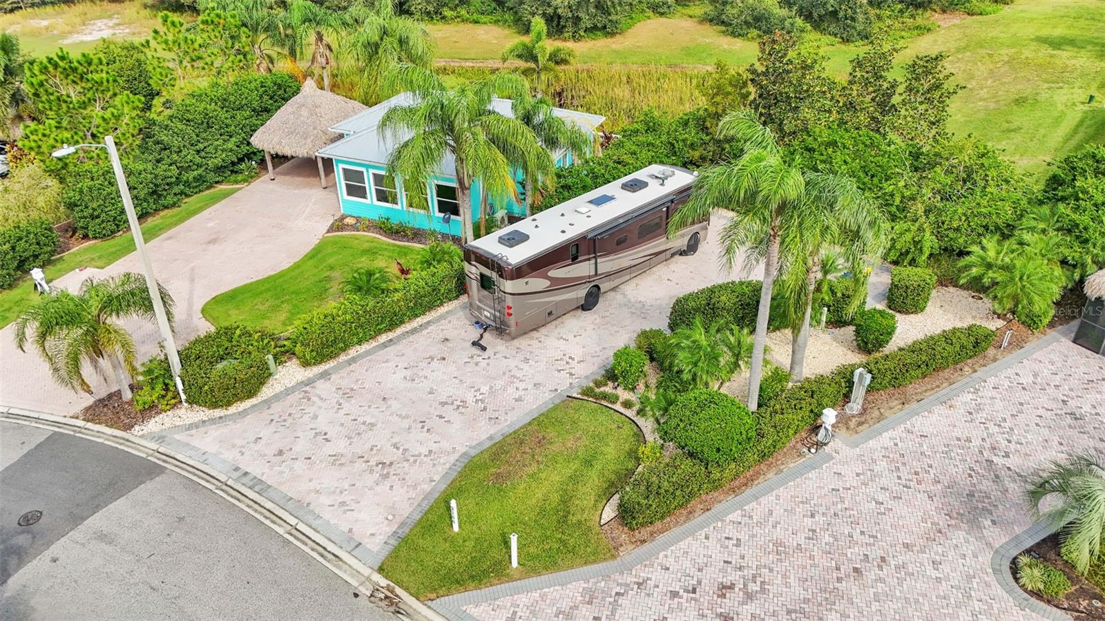 BAY LAKE RESIDENCE - Land