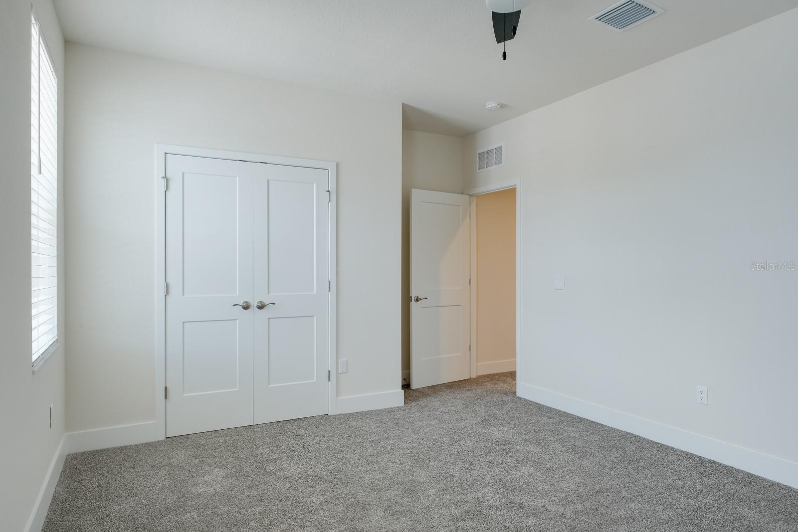 TOWNHOMES AT HIGHLAND CROSSING - Residential Lease