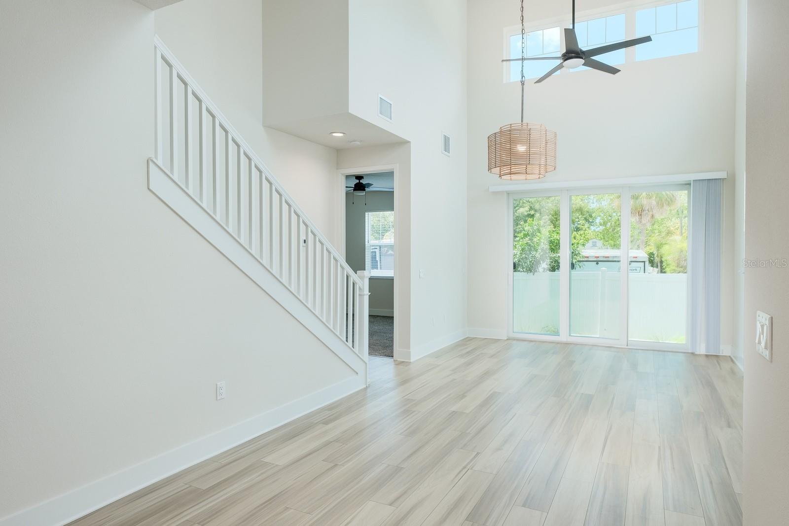 TOWNHOMES AT HIGHLAND CROSSING - Residential Lease