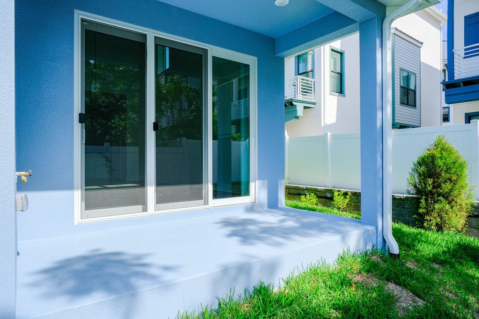 TOWNHOMES AT HIGHLAND CROSSING - Residential Lease