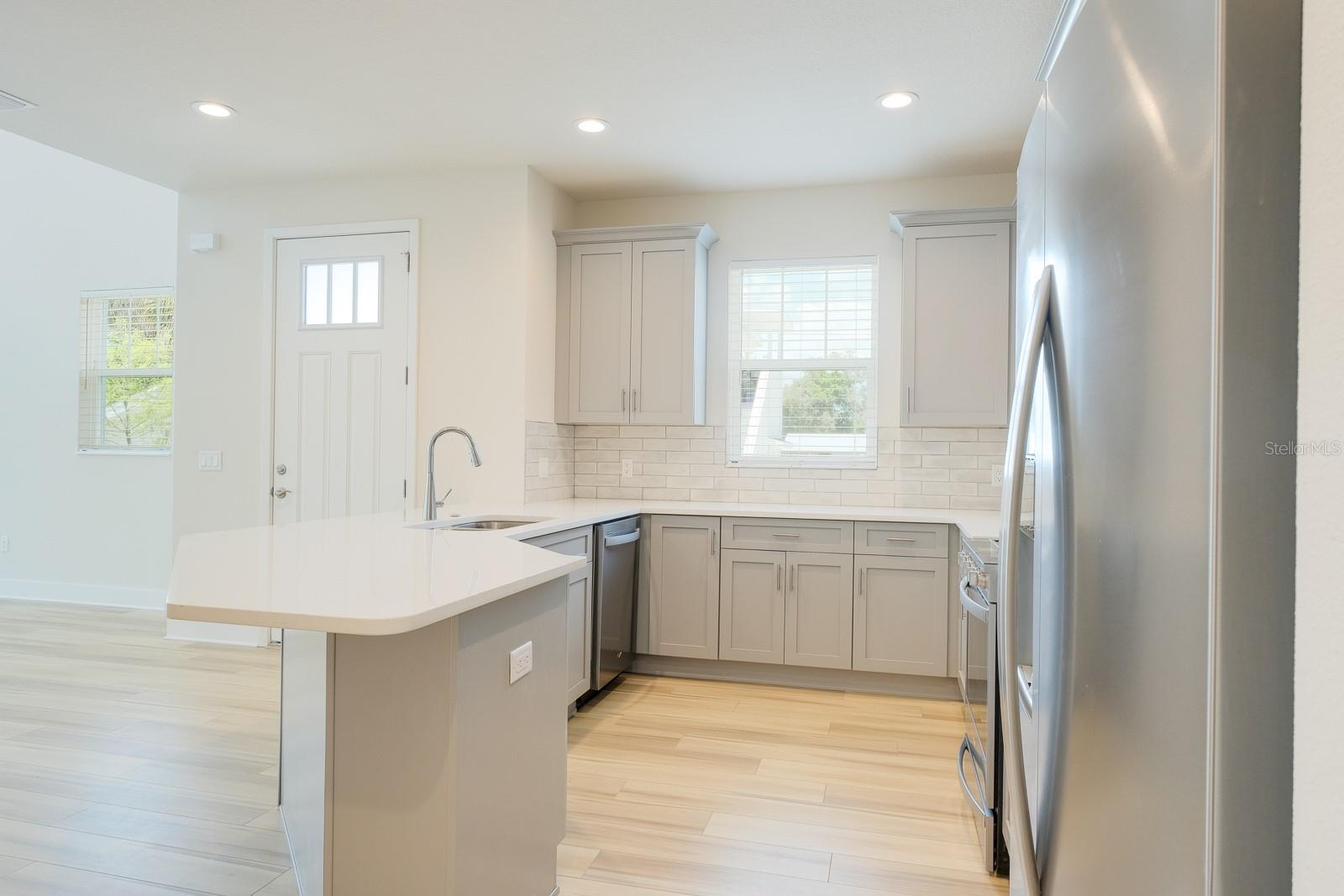 TOWNHOMES AT HIGHLAND CROSSING - Residential Lease