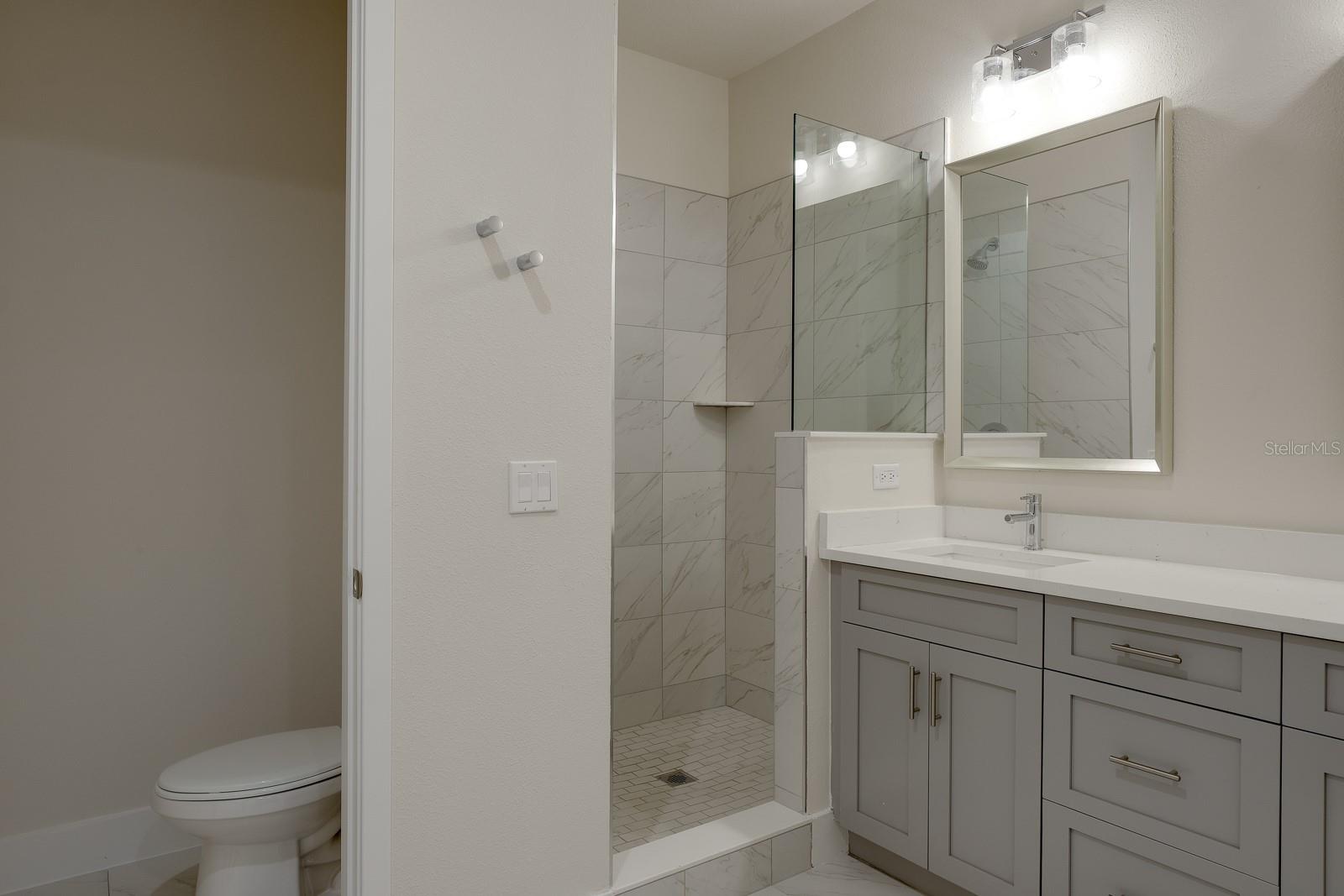 TOWNHOMES AT HIGHLAND CROSSING - Residential Lease