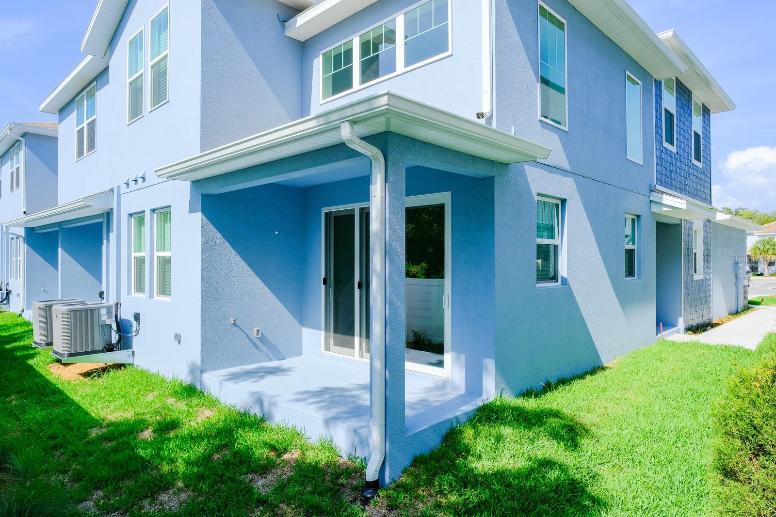 TOWNHOMES AT HIGHLAND CROSSING - Residential Lease