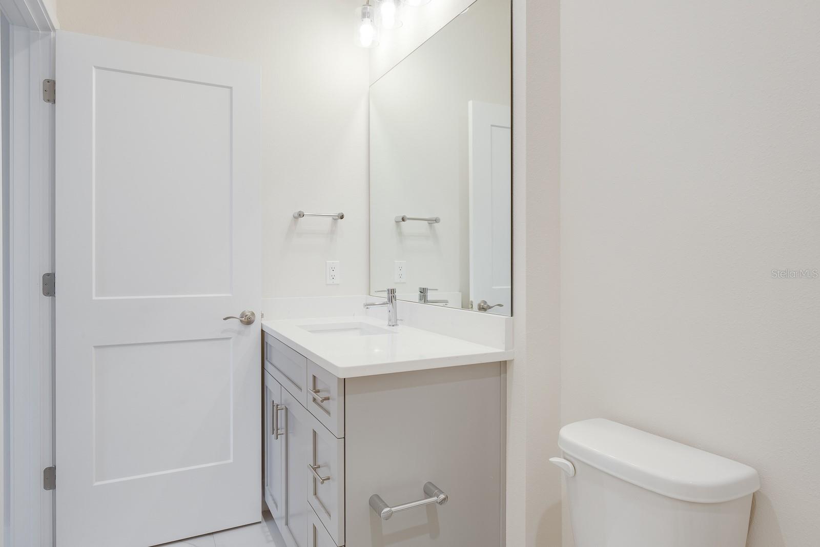 TOWNHOMES AT HIGHLAND CROSSING - Residential Lease