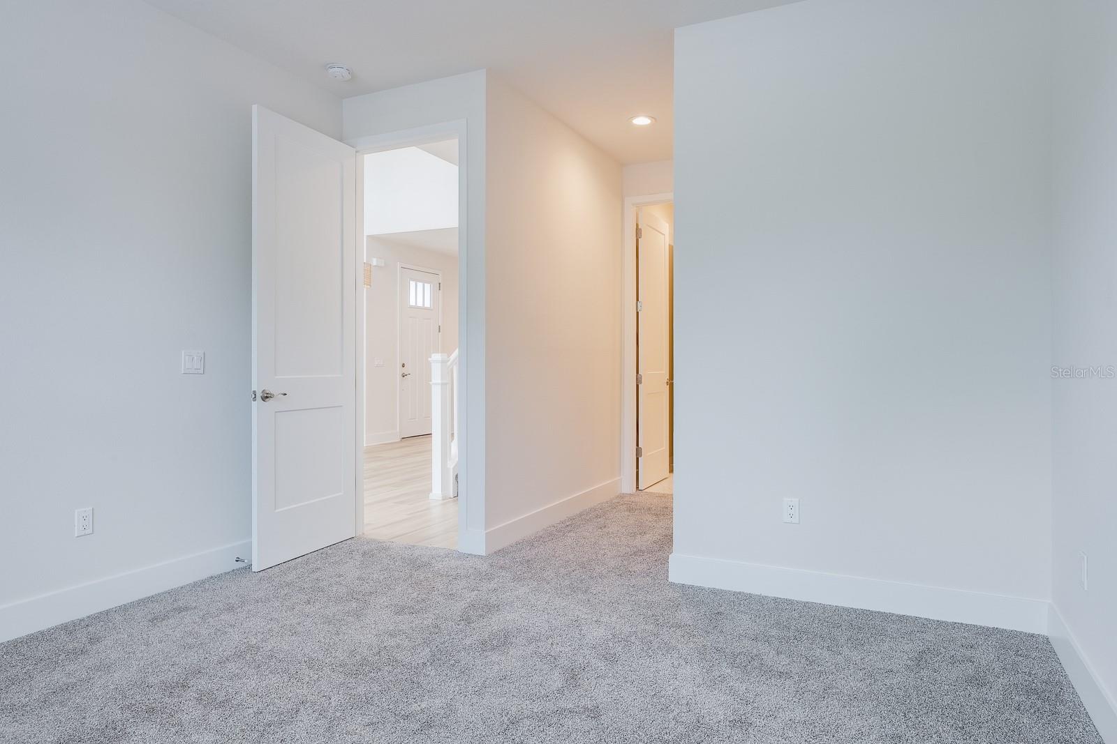 TOWNHOMES AT HIGHLAND CROSSING - Residential Lease