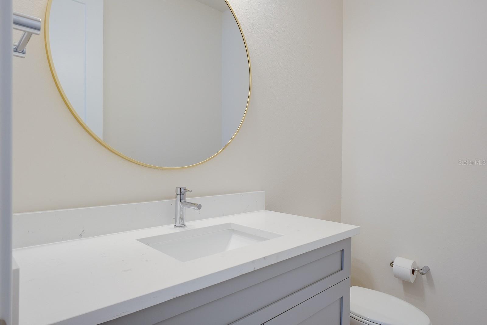 TOWNHOMES AT HIGHLAND CROSSING - Residential Lease