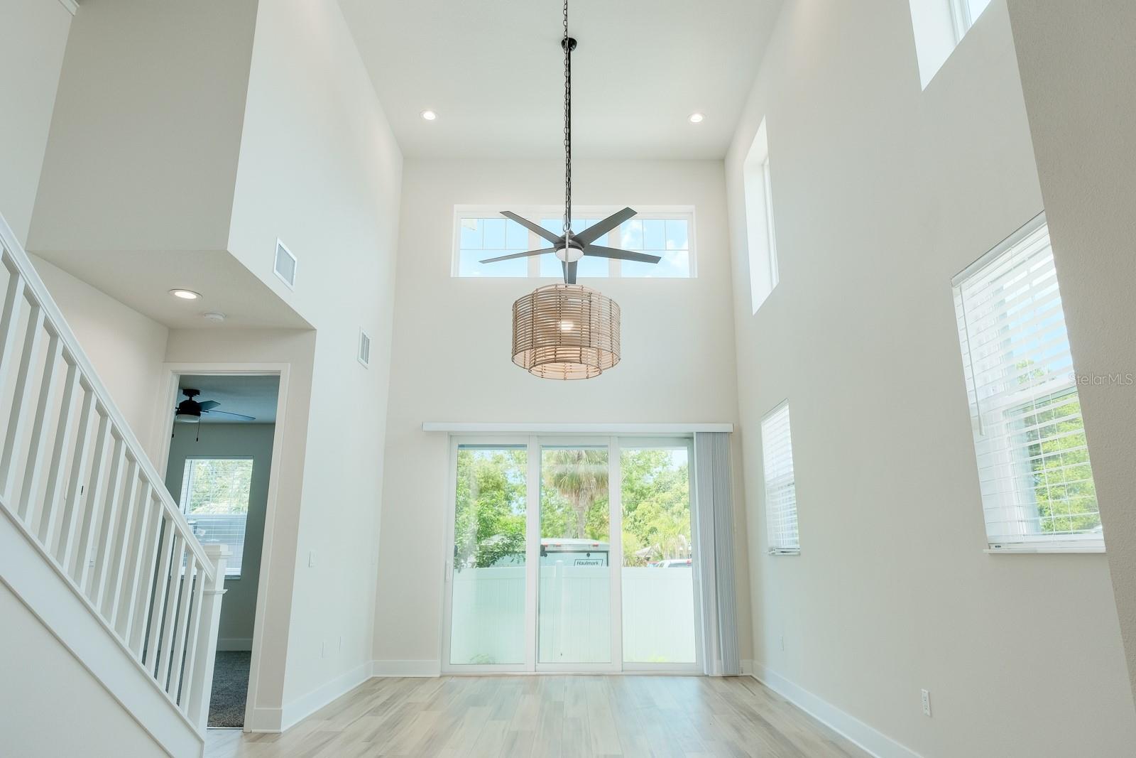 TOWNHOMES AT HIGHLAND CROSSING - Residential Lease