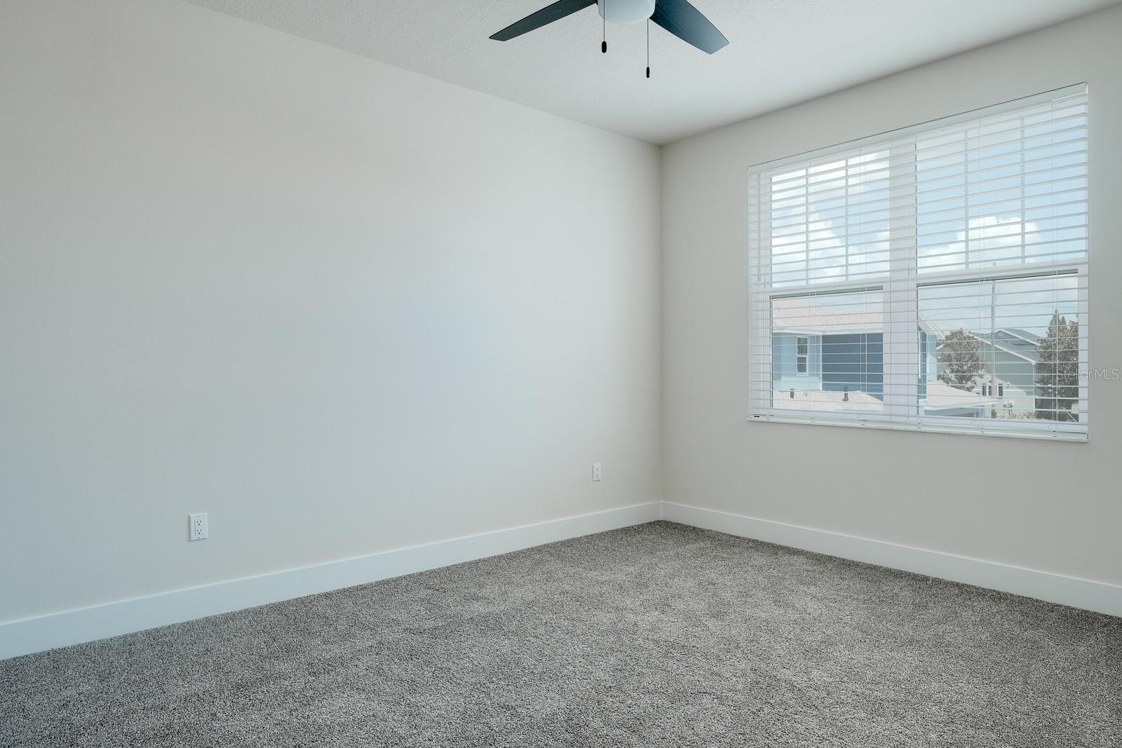 TOWNHOMES AT HIGHLAND CROSSING - Residential Lease