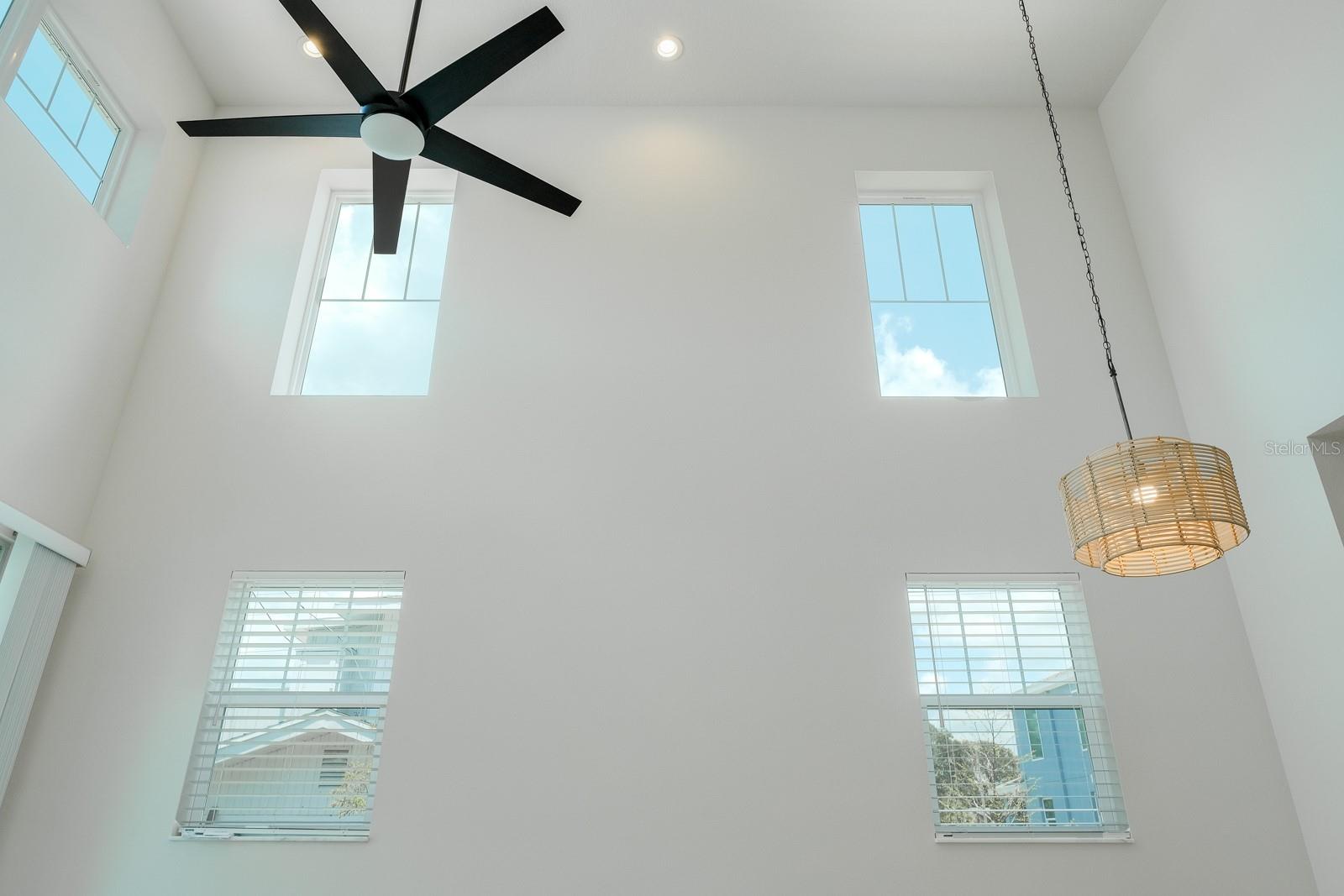 TOWNHOMES AT HIGHLAND CROSSING - Residential Lease