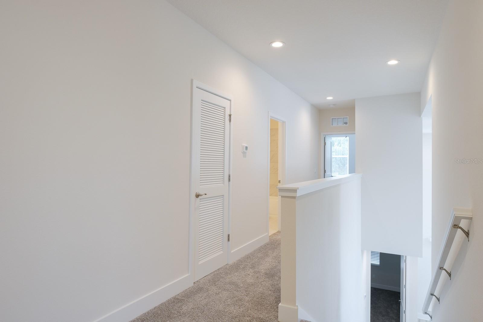 TOWNHOMES AT HIGHLAND CROSSING - Residential Lease