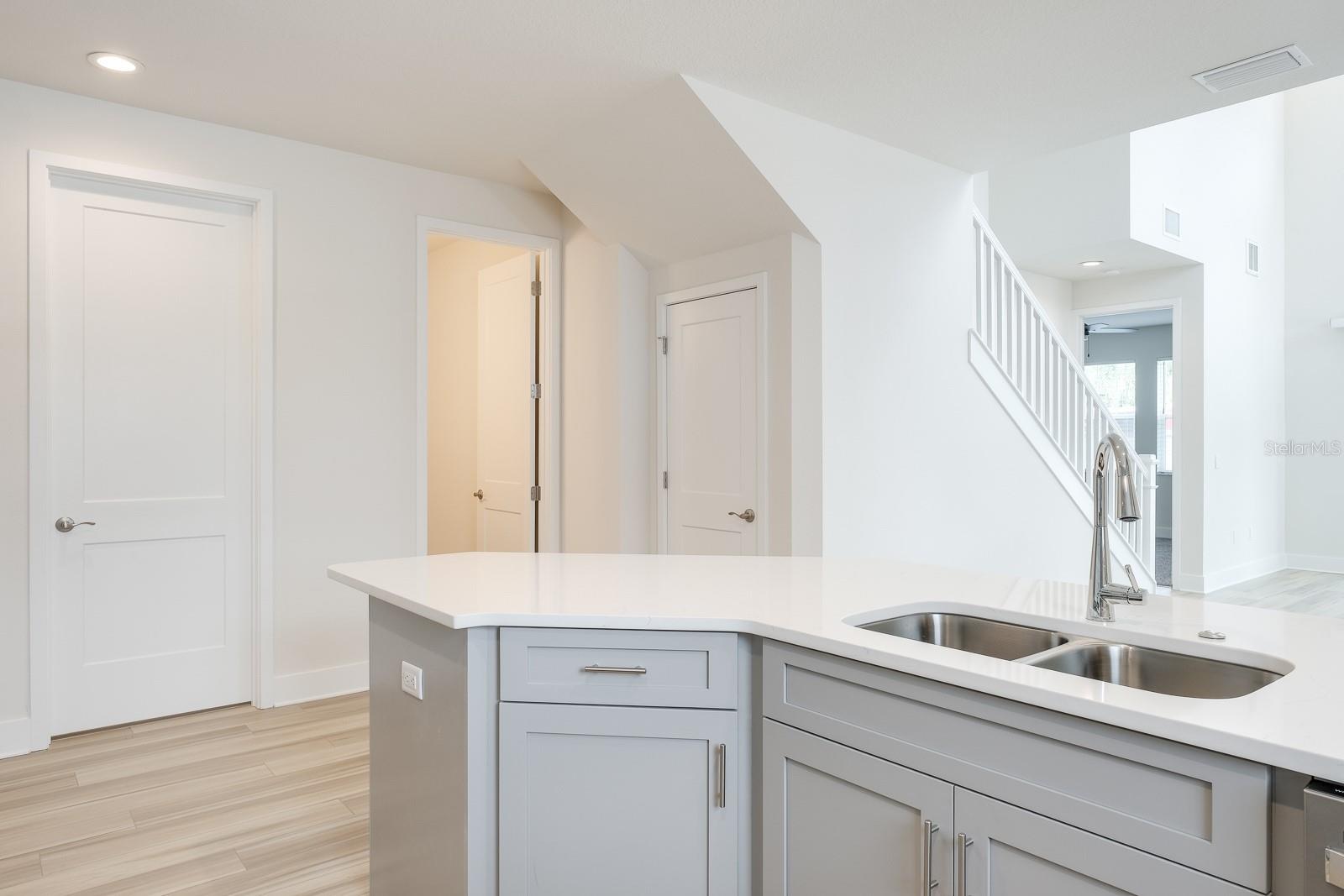 TOWNHOMES AT HIGHLAND CROSSING - Residential Lease