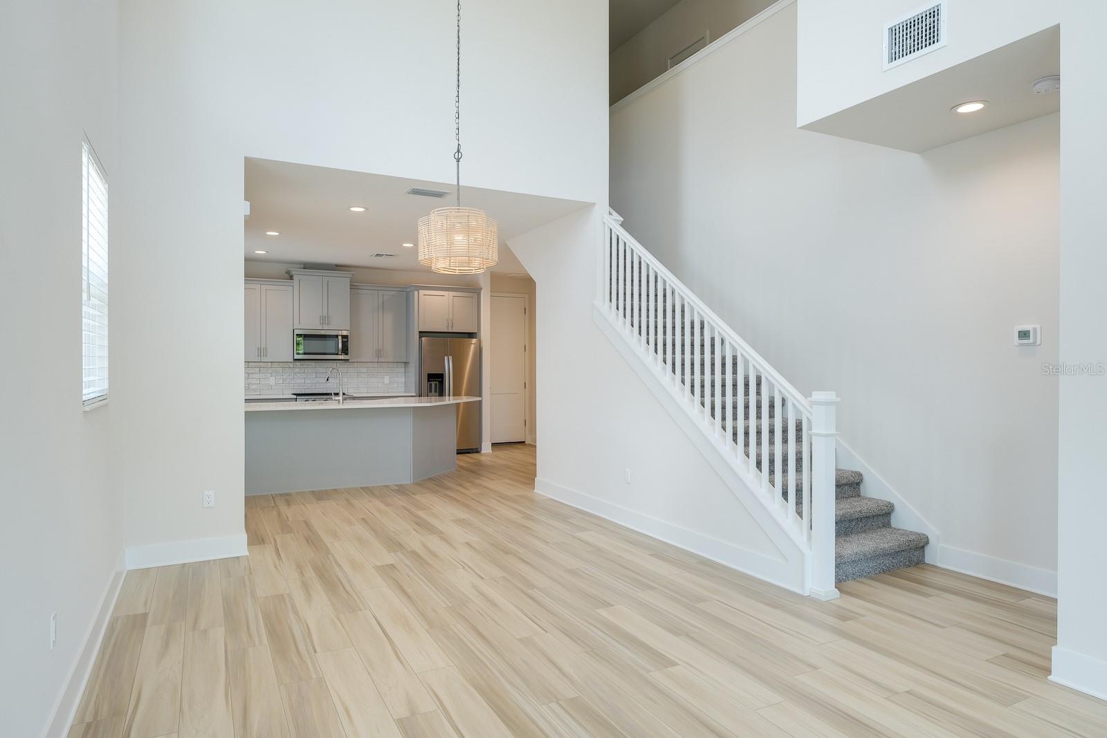 TOWNHOMES AT HIGHLAND CROSSING - Residential Lease