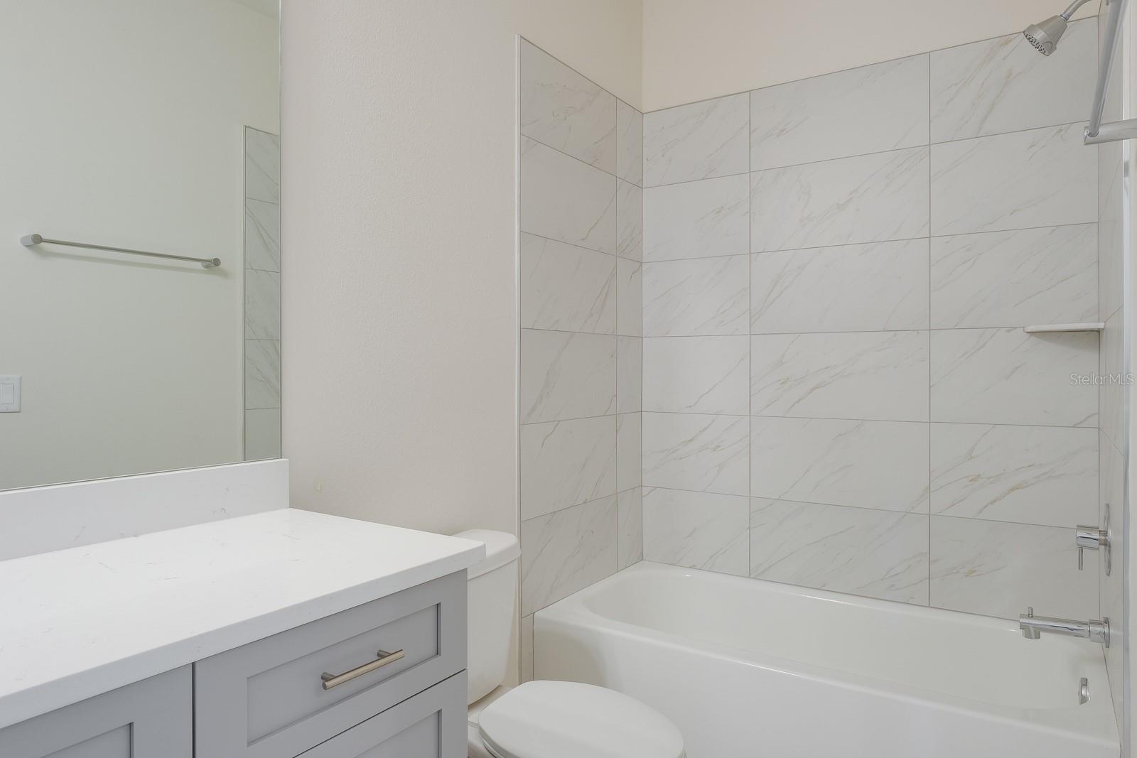 TOWNHOMES AT HIGHLAND CROSSING - Residential Lease