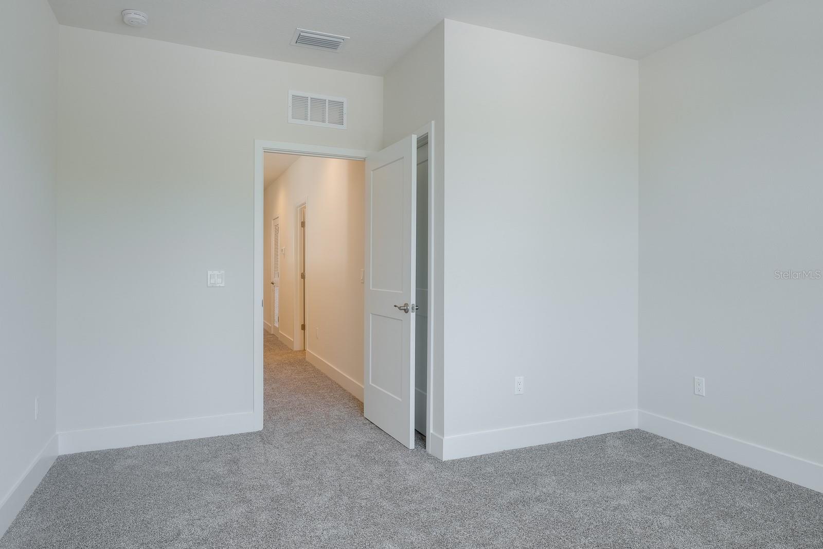 TOWNHOMES AT HIGHLAND CROSSING - Residential Lease