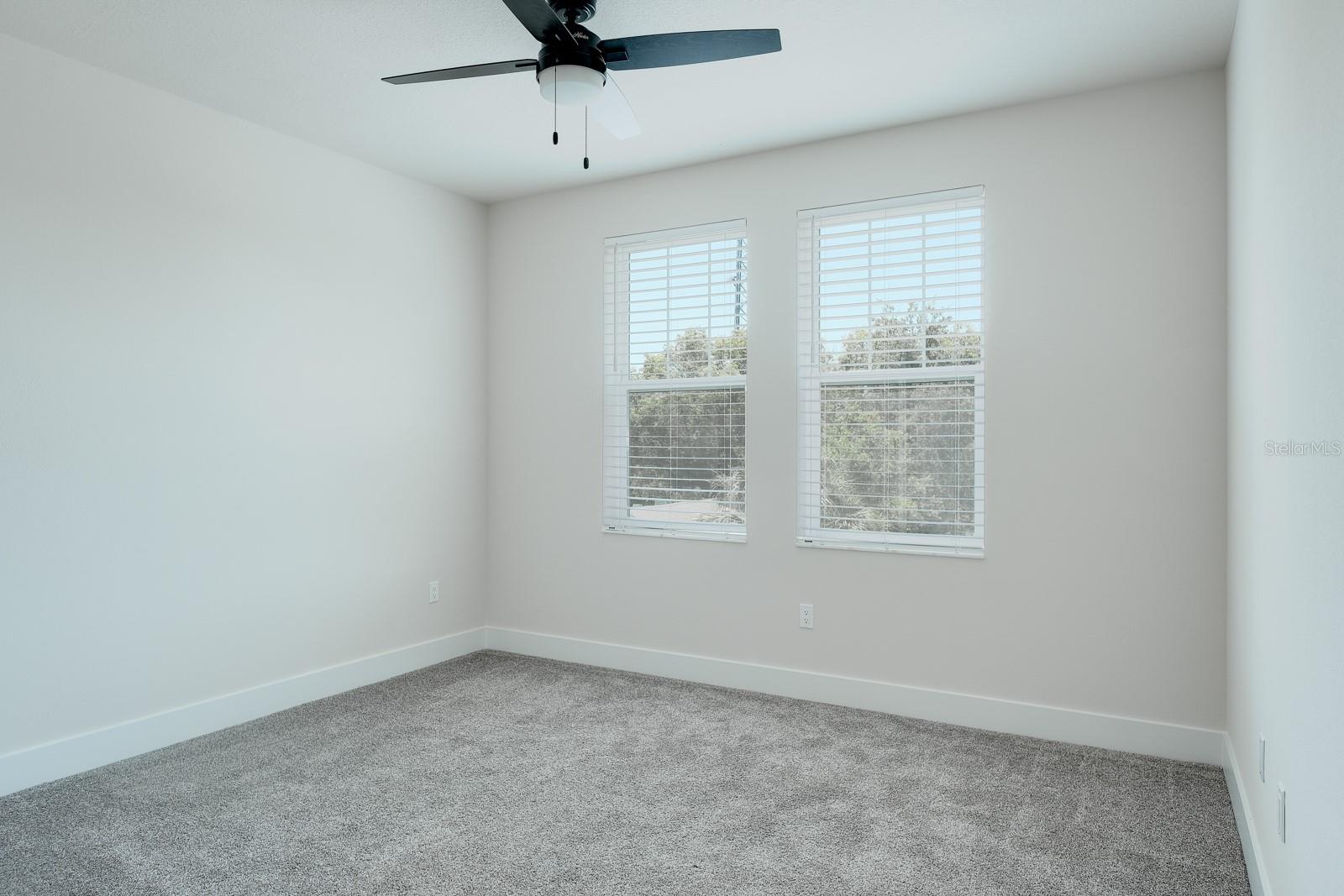 TOWNHOMES AT HIGHLAND CROSSING - Residential Lease