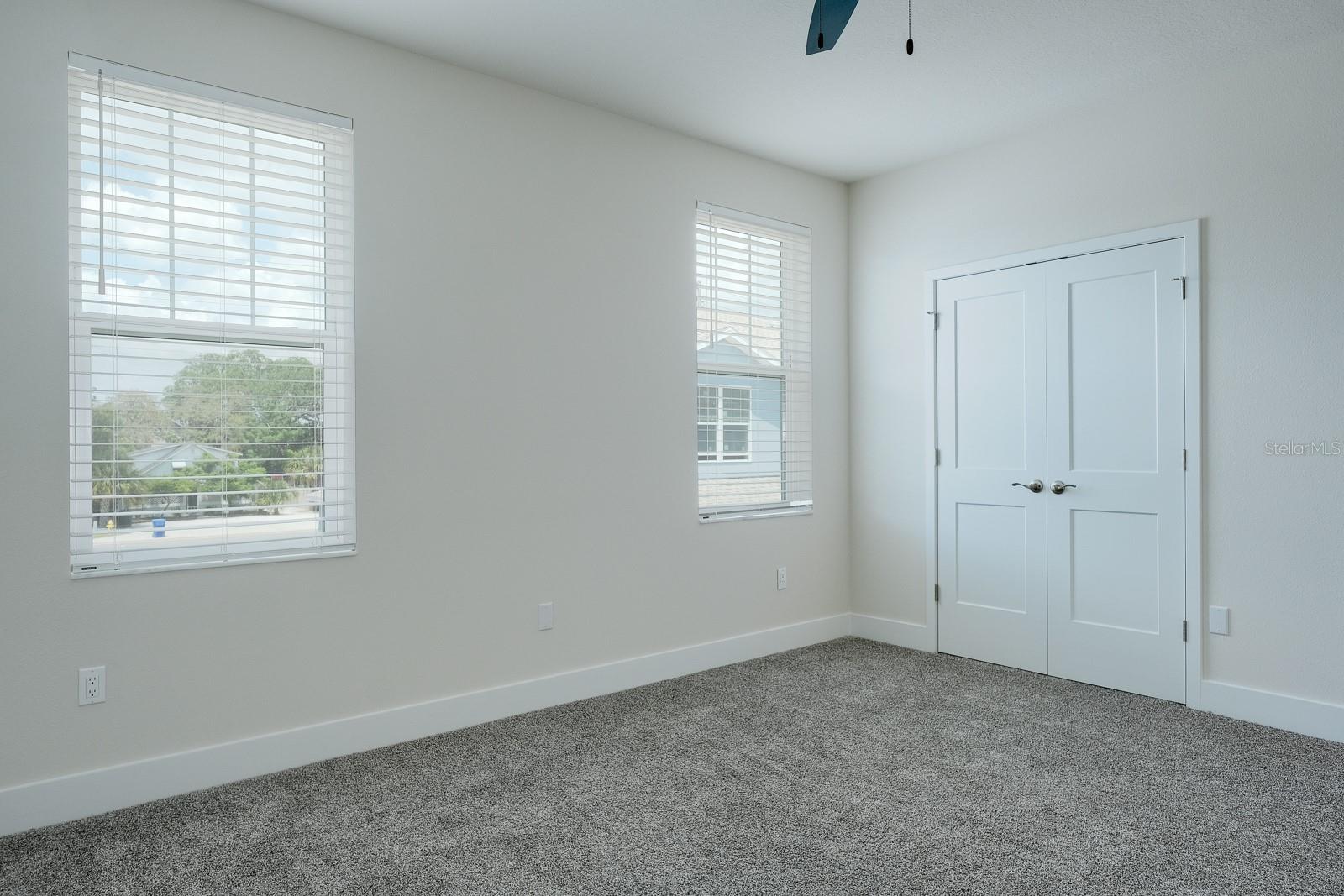 TOWNHOMES AT HIGHLAND CROSSING - Residential Lease