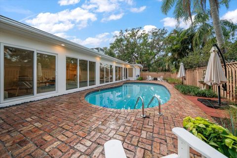 A home in BELLEAIR