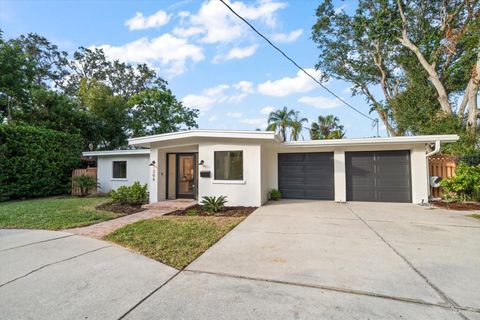 A home in BELLEAIR