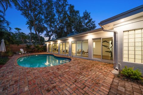 A home in BELLEAIR