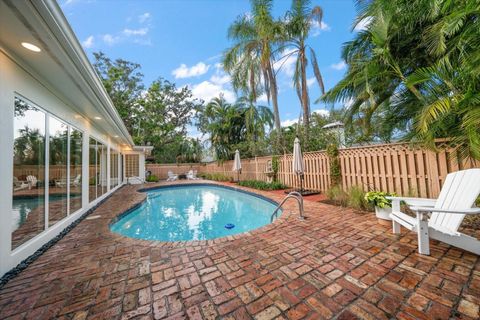 A home in BELLEAIR