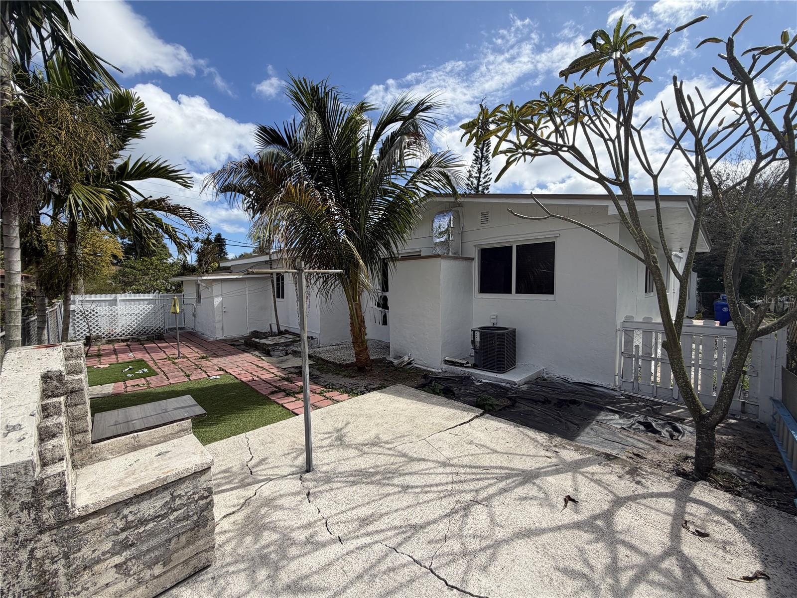 DURHAM VILLAGE - Residential