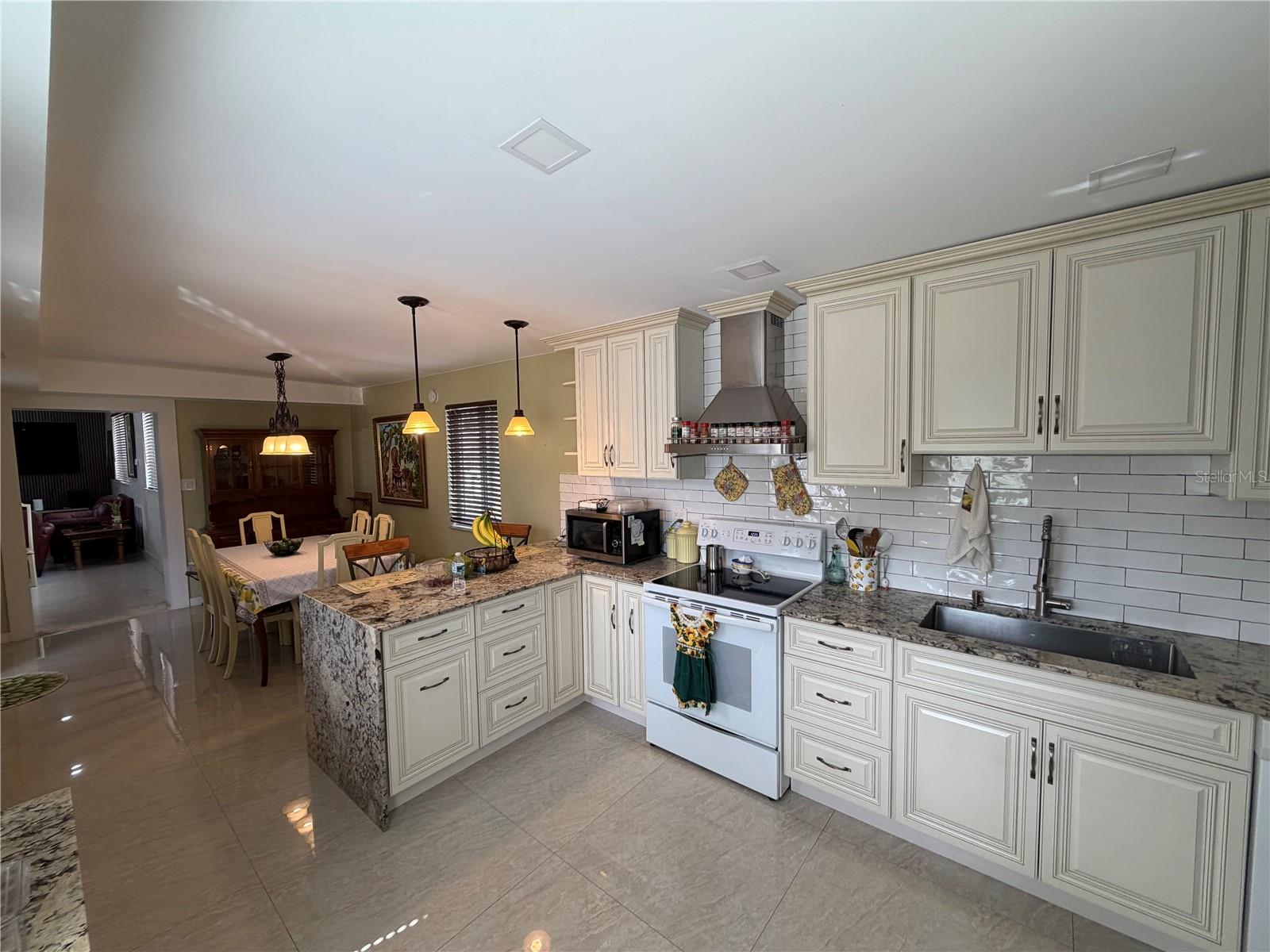 DURHAM VILLAGE - Residential