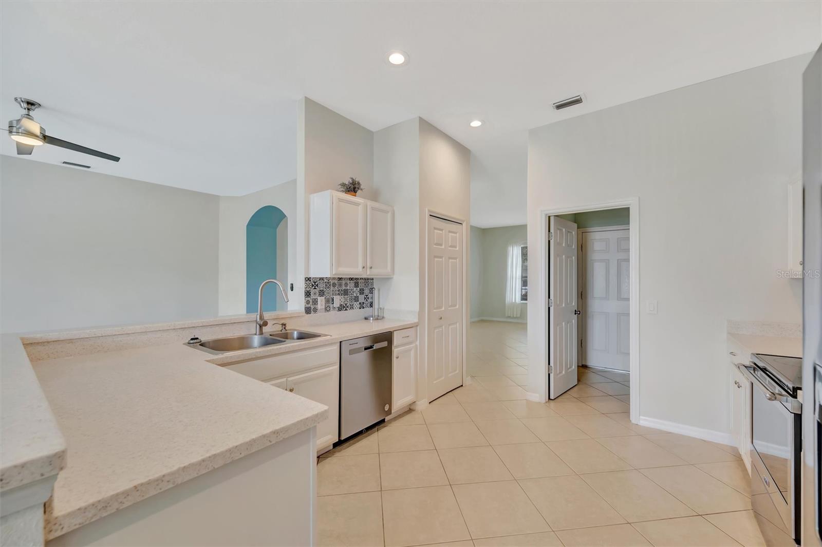 SABAL HARBOUR PH IV - Residential Lease