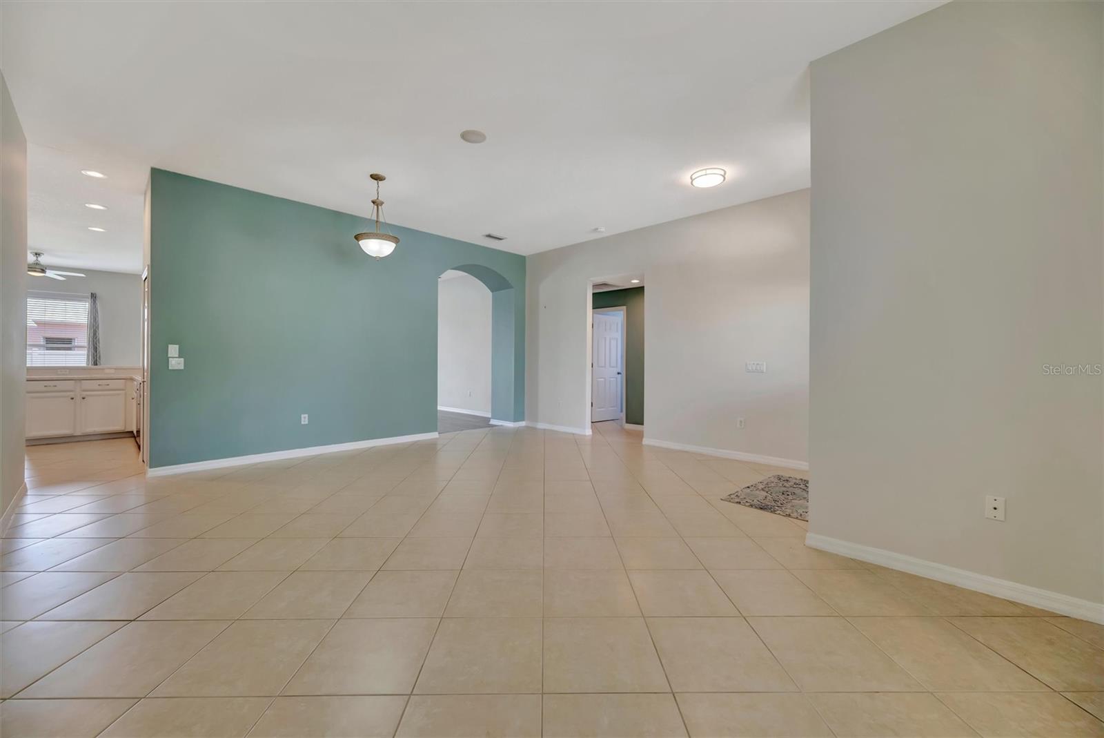 SABAL HARBOUR PH IV - Residential Lease