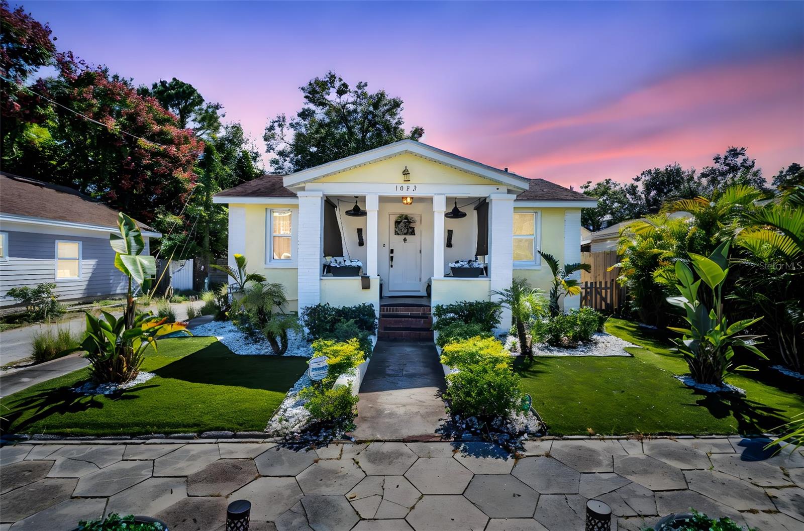 BARTLETT LAWNS - Residential
