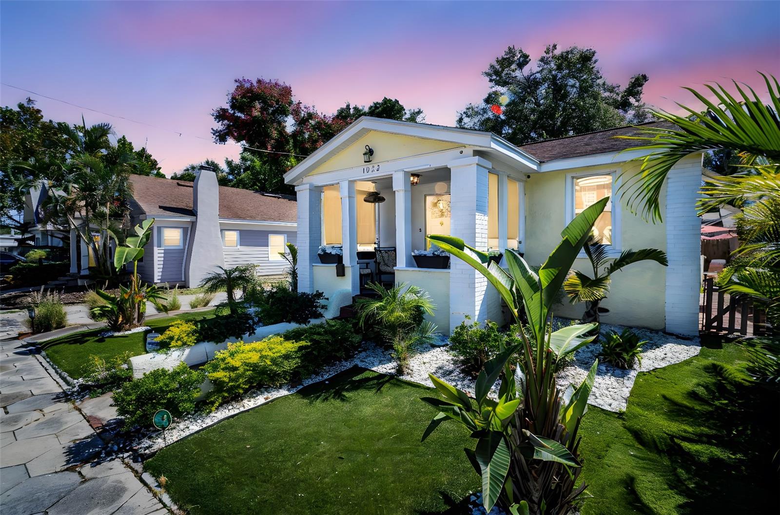 BARTLETT LAWNS - Residential