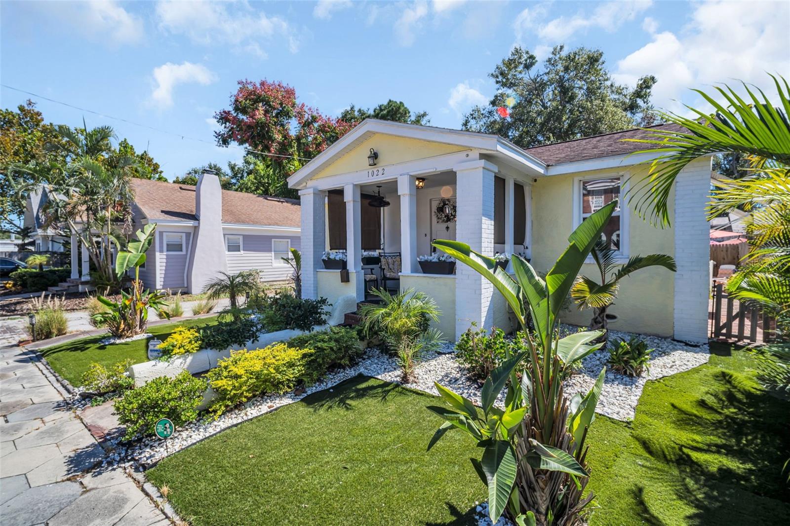 BARTLETT LAWNS - Residential